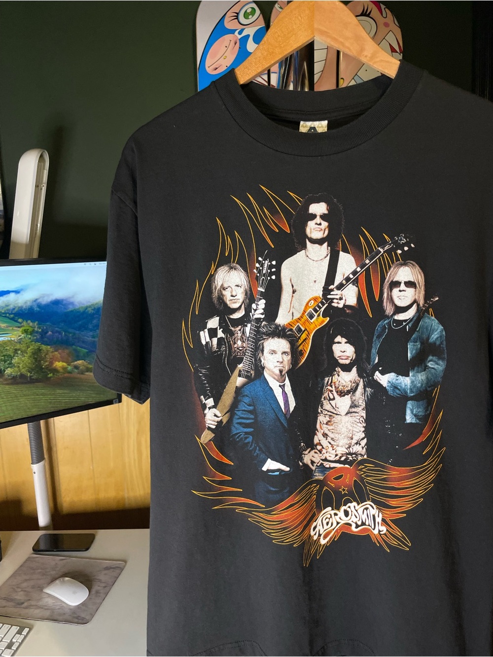 Vintage Aerosmith world tour 2009 dates men’s size L